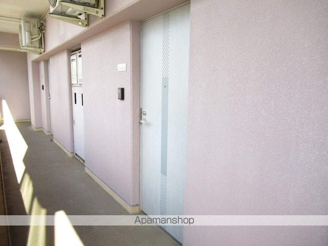 BETTER Я 本町通の玄関写真