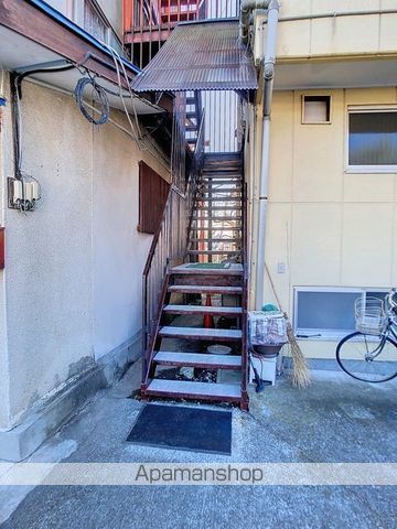 マルヤマハイツの玄関写真