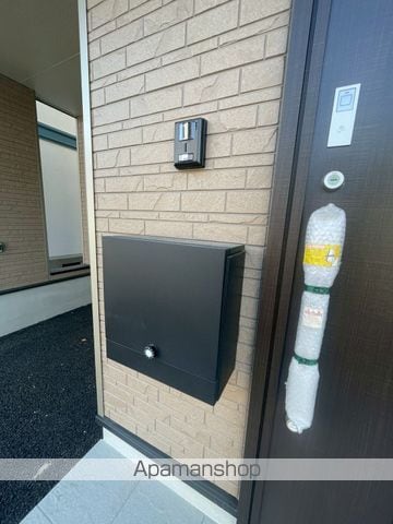 さいたま市浦和区 2階建 築1年の玄関写真