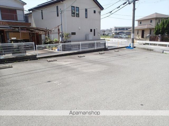 和歌山県和歌山市三葛[1DK/32m2]の駐車場3