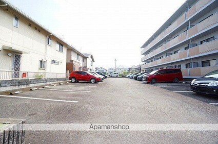 グランポワールⅠ[2LDK/52.25m2]の駐車場1