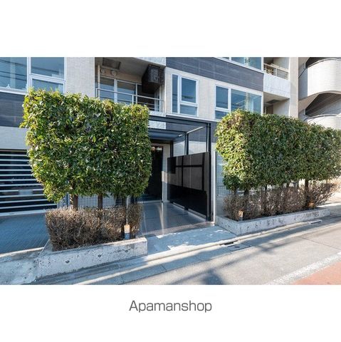 コンフォリア代官山青葉台の玄関写真