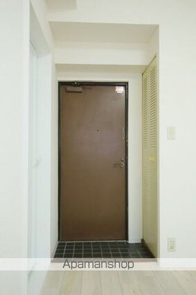 日興パレス渋谷[1R/16.78m2]の玄関
