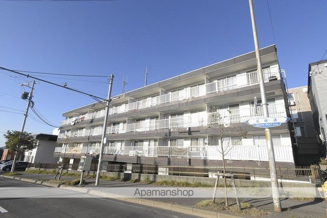 ローヤルハイツ西岡の外観写真