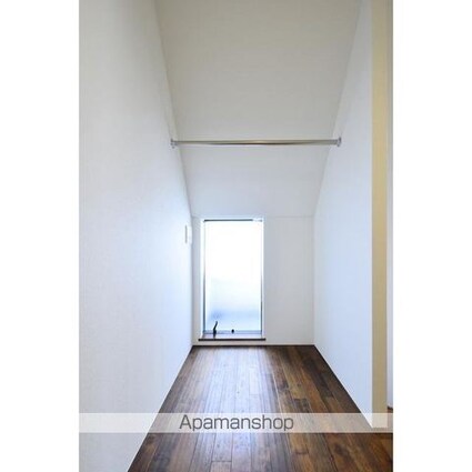 カラスヤマテラスＥＷ[1DK/32m2]の収納