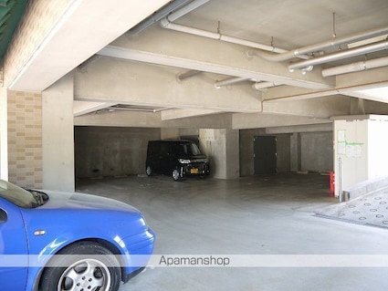 松原マンション[2K/37.23m2]の駐車場2