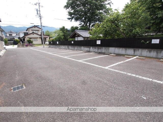 レオパレスとよおか[1K/23.18m2]の駐車場