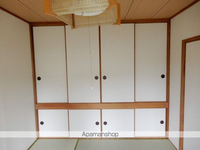 クレセントハウスB棟の玄関写真