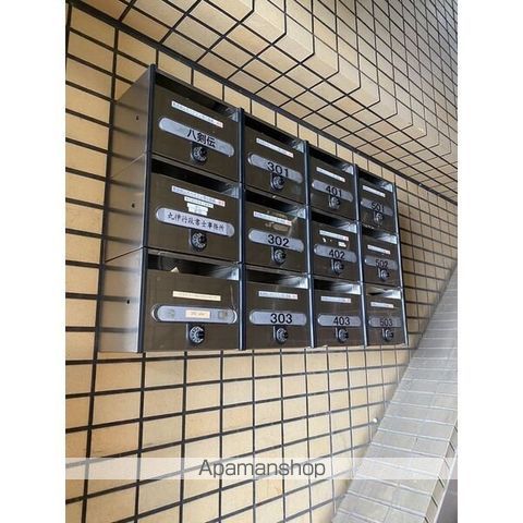 富岡ビルの玄関写真