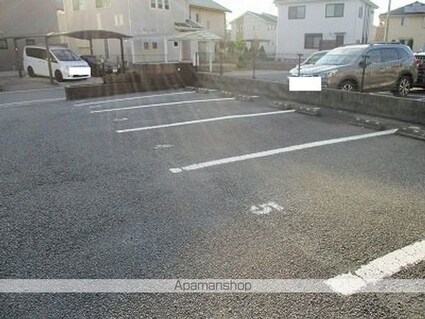 レオパレスフロンティア[1K/23.18m2]の駐車場