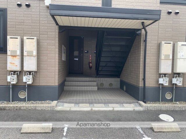 リバーパーク B棟の玄関写真