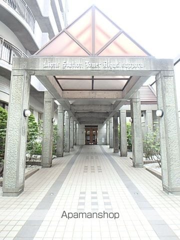 ライオンズステーションタワー東札幌の玄関写真