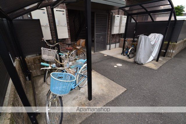 ウィルモア B棟の玄関写真