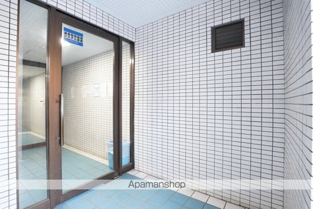 グローリア初穂大島IIの玄関写真