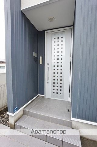 静岡市葵区 2階建 築16年の玄関写真