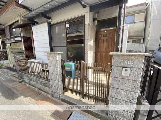 枚方市 2階建 築48年の玄関写真