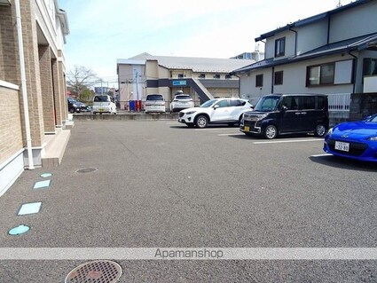 コンフィード[1LDK/37.35m2]の駐車場