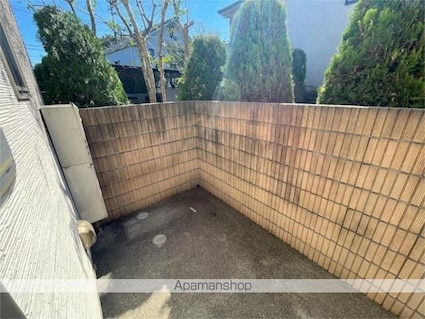 シーズンステージ喜多見Ａ棟[1LDK/45.75m2]のバルコニー