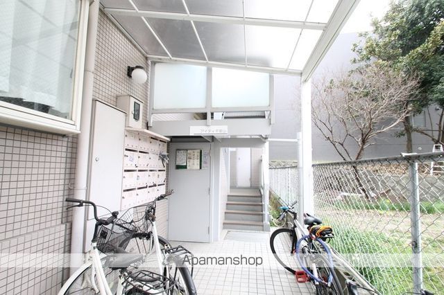 アイティ千里山の玄関写真