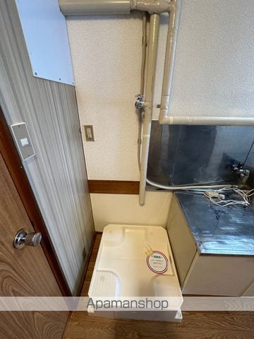 岡田ハイツ西棟の内装写真