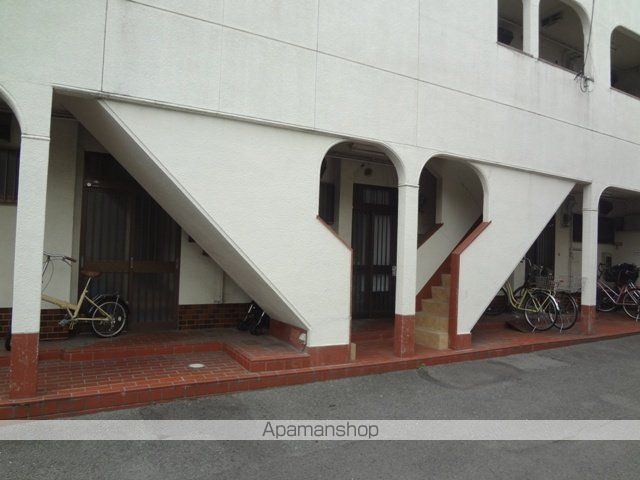 大繁ハイツの玄関写真