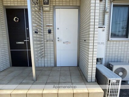 和歌山県和歌山市野崎[2LDK/61.56m2]のエントランス
