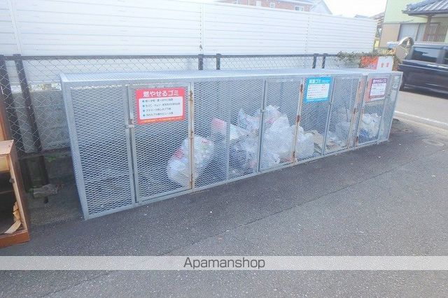 ニューライフ新別府の玄関写真