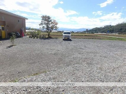 千野テナント[店舗/39.33m2]の駐車場2