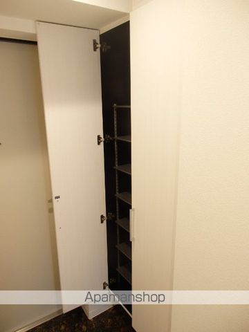 ラディア近代美術館前の内装写真