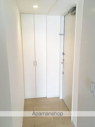 フレンシア麻布十番ノース[1R/30.28m2]の玄関