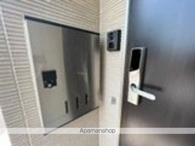 コンフォールの玄関写真