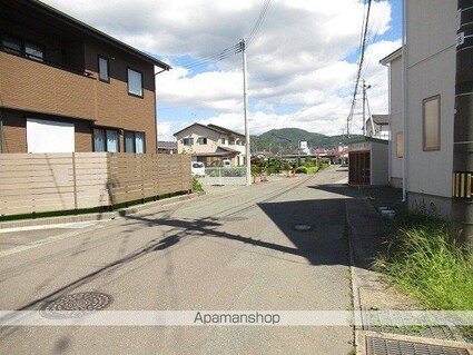 岩手県盛岡市南仙北１丁目[3LDK/82.39m2]の周辺7