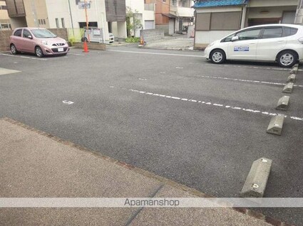 エルムス・ヒル[1R/30.03m2]の駐車場2