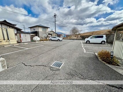 レオパレスＡｐｐｒｏａｃｈ２[1K/25.76m2]の駐車場1