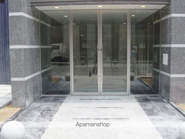 エンクレスト天神IIIの玄関写真