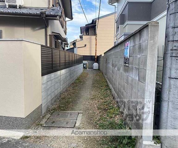 ランブラス桂東の玄関写真