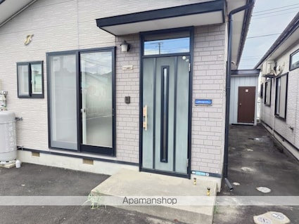 サンラフォーレ２[2LDK/54.65m2]のエントランス