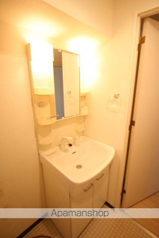 EーONEの内装写真