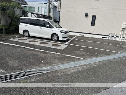 フローラ四月田　Ａ棟[2LDK/52.4m2]の駐車場