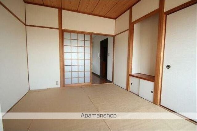 三条駅前ハイツの内装写真