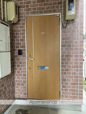 ポートエスティの玄関写真