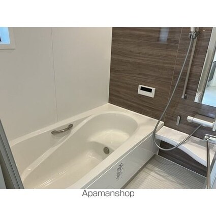 世田谷区喜多見５丁目戸建[2SLDK/82.6m2]のバス