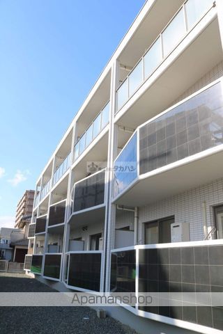 LINESの外観写真