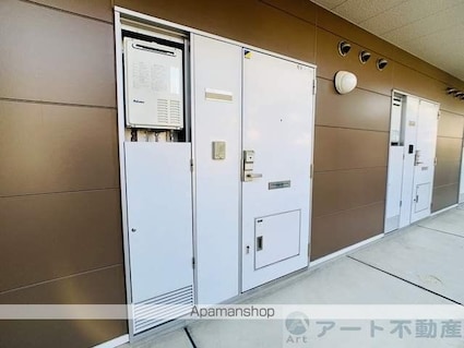 レオパレスサンホワイト枝松[1K/23.18m2]のエントランス3