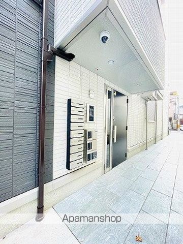 クラシスト中宮サウスの玄関写真