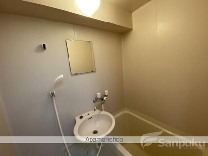 グランデュア中村[1K/22.95m2]の洗面所