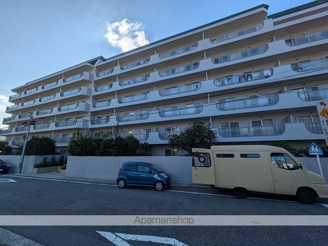 日商岩井牛田マンションの外観写真