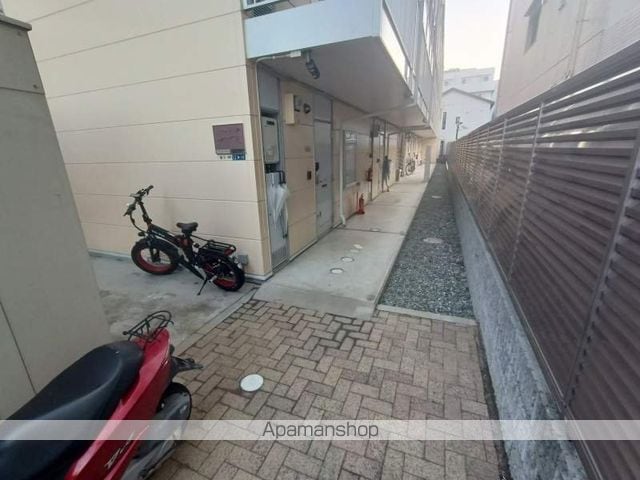 レオパレスセジュール新保の玄関写真
