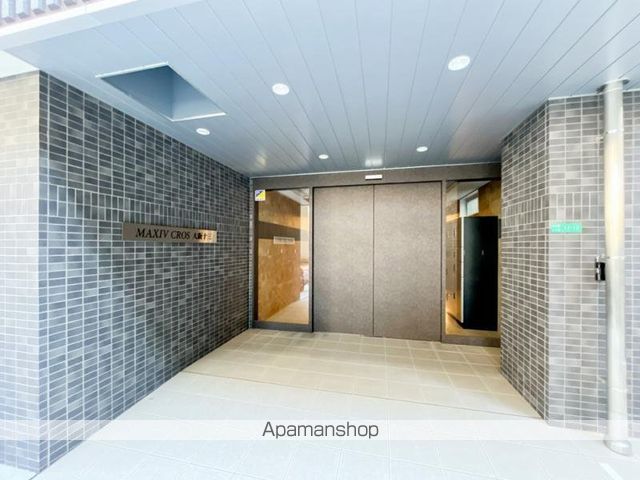 MAXIV CROS大阪十三の玄関写真