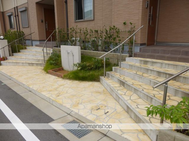 クラッセ城山台C棟の玄関写真
